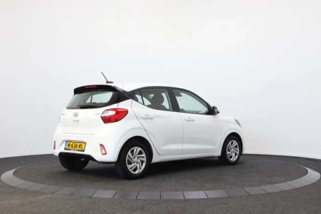 Hyundai i10 (2022) thumbnail 2