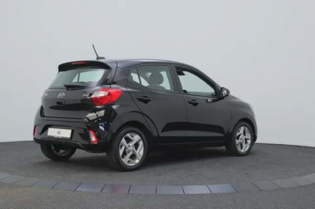 Hyundai i10 (2023) thumbnail 2