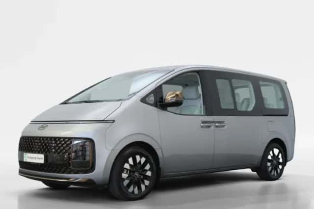 Hyundai Staria (2025) thumbnail 1