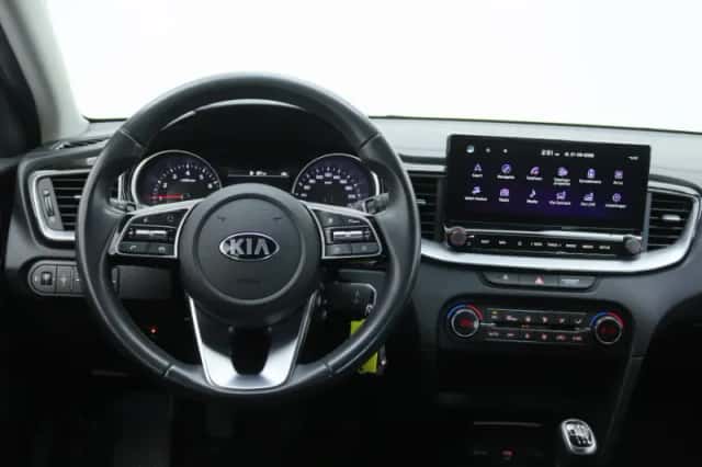 Kia XCeed (2021) thumbnail 3
