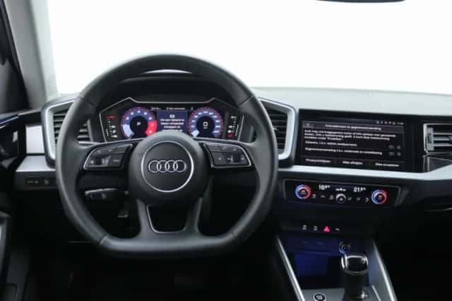 Audi A1 (2025) thumbnail 3