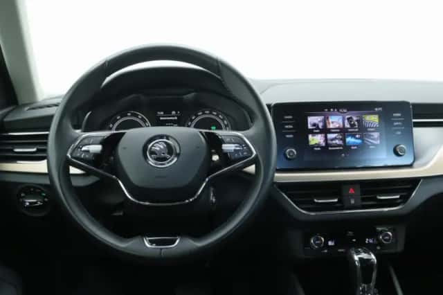 Škoda Kamiq (2023) thumbnail 3