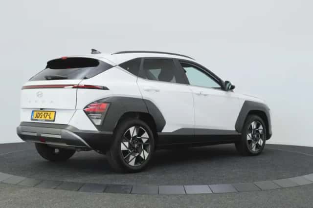 Hyundai Kona (2025) thumbnail 2