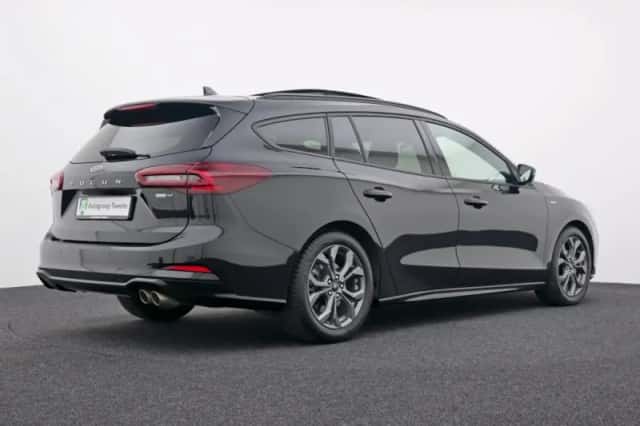 Ford Focus (2023) thumbnail 2