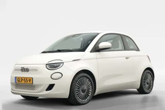 Fiat 500 (2022) thumbnail 1