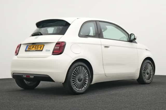 Fiat 500 (2022) thumbnail 2