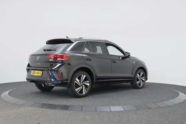 Volkswagen T-Roc (2023) thumbnail 2