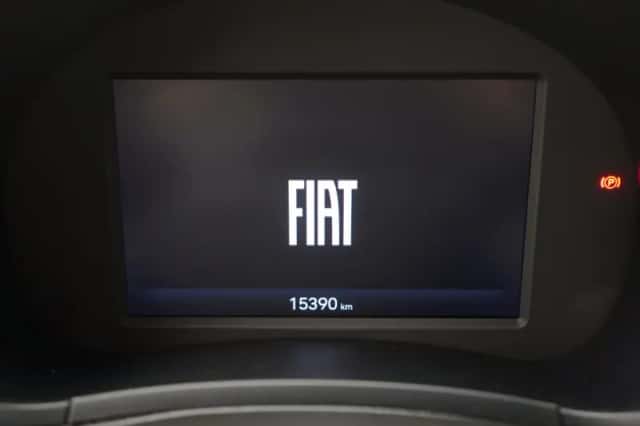 Fiat 600e (2025) thumbnail 4