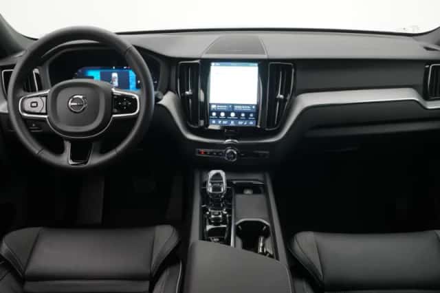 Volvo XC60 (2025) thumbnail 3