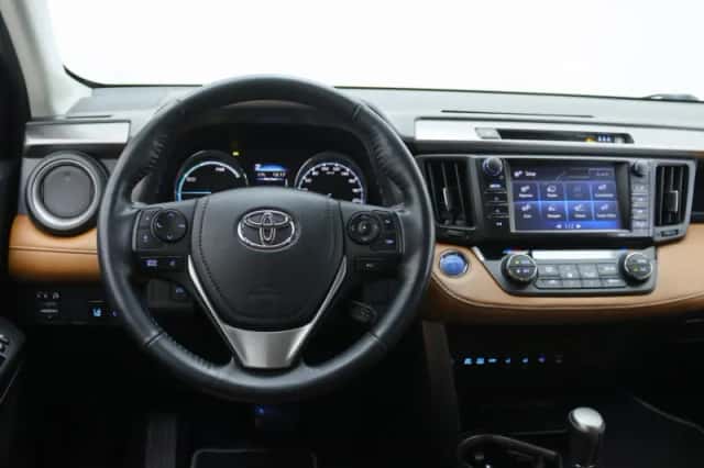 Toyota RAV4 (2018) thumbnail 3