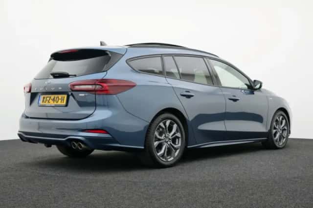 Ford Focus (2023) thumbnail 2