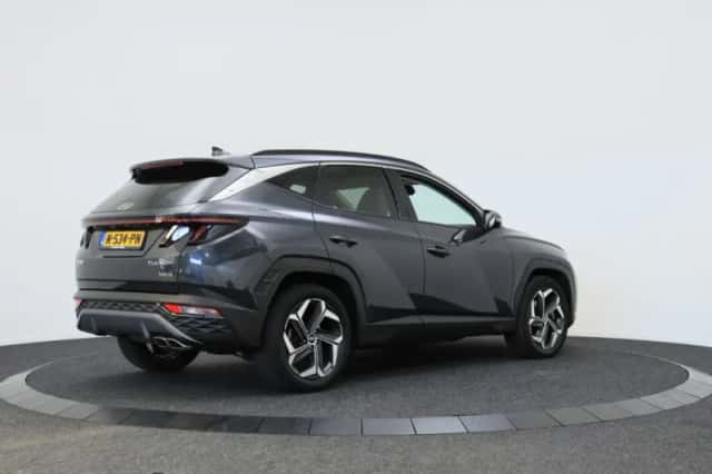 Hyundai Tucson (2022) thumbnail 2