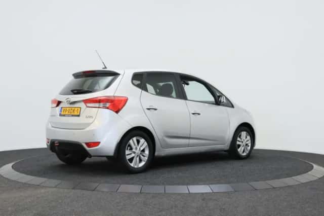 Hyundai ix20 (2012) thumbnail 2