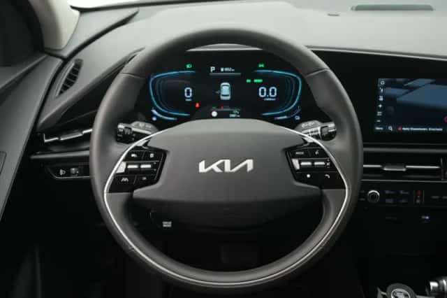 Kia Niro (2025) thumbnail 3