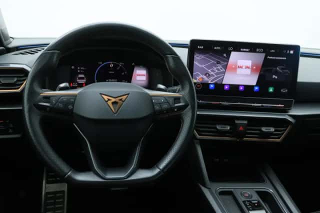 CUPRA Leon Sportstourer (2024) thumbnail 2