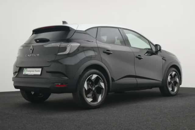 Renault Captur (2025) thumbnail 2