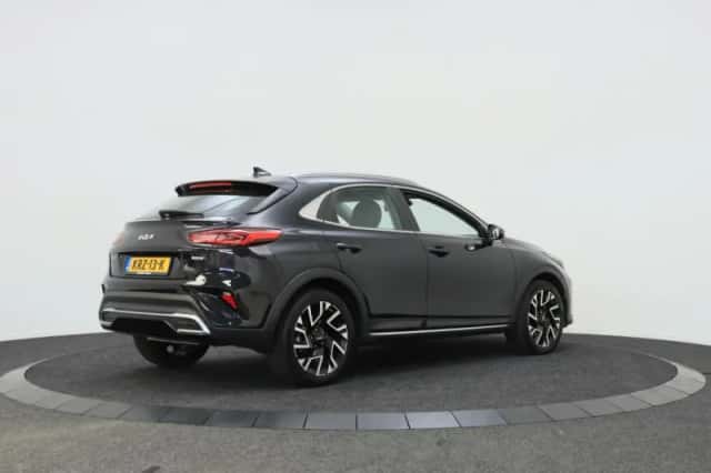 Kia XCeed (2024) thumbnail 2