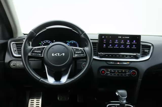 Kia XCeed (2024) thumbnail 3