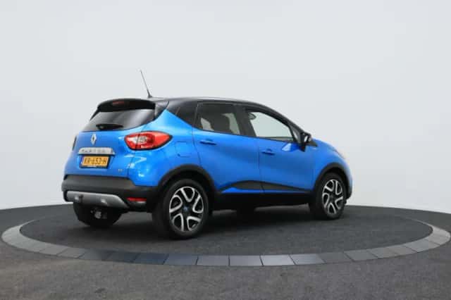 Renault Captur (2016) thumbnail 2