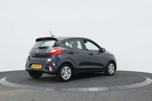 Hyundai i10 (2021) thumbnail 2
