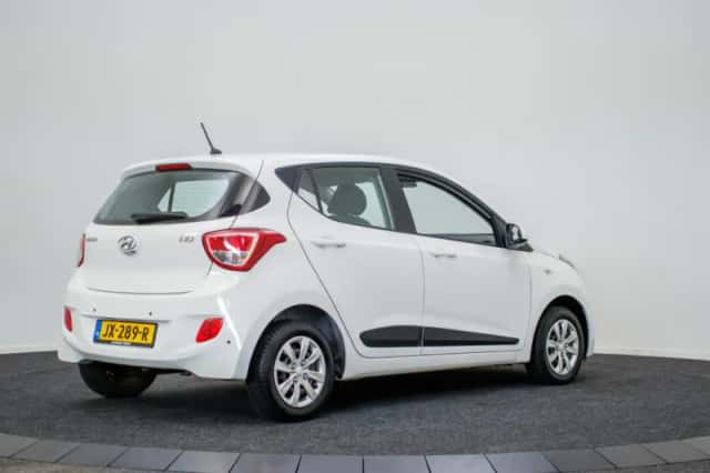Hyundai i10 (2016) thumbnail 2