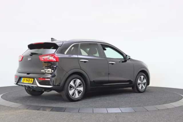 Kia Niro (2019) thumbnail 2