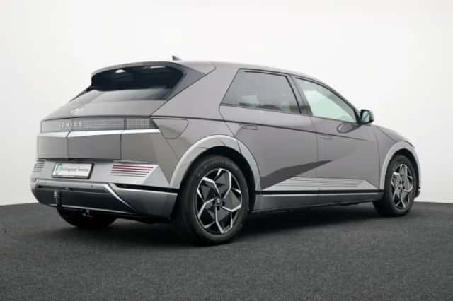 Hyundai Ioniq 5 (2022) thumbnail 2