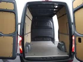 Mercedes-Benz Sprinter (2024) thumbnail 23