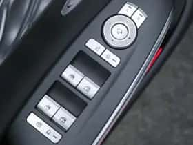 Genesis GV70 (2022) thumbnail 25
