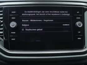 Volkswagen T-Roc (2017) thumbnail 35