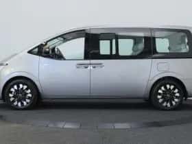Hyundai Staria (2025) thumbnail 6