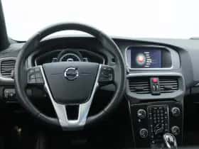 Volvo V40 (2019) thumbnail 3