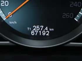 Volvo V40 (2019) thumbnail 4