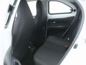 Toyota Aygo (2023) thumbnail 16