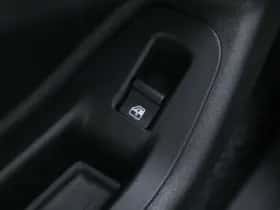 Fiat 500X (2017) thumbnail 16