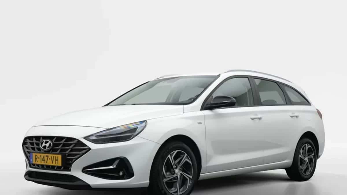 Hyundai i30 (2022) — foto 1