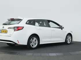 Toyota Corolla (2022) thumbnail 2