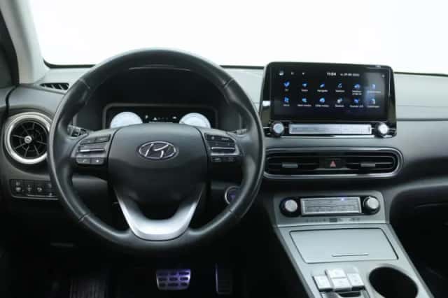 Hyundai Kona (2021) thumbnail 4
