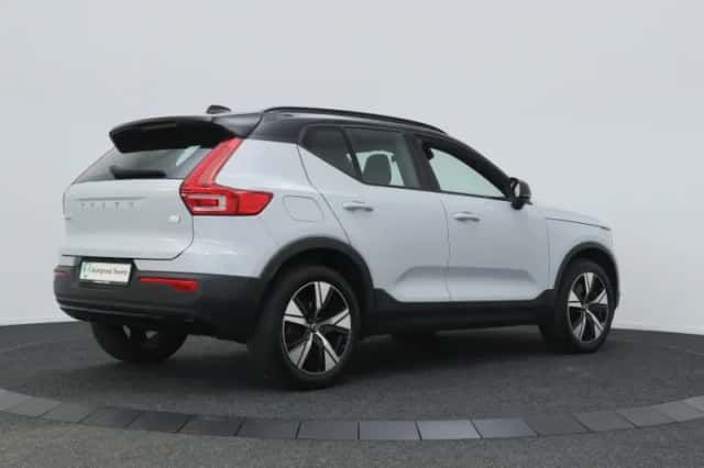 Volvo XC40 (2022) thumbnail 2