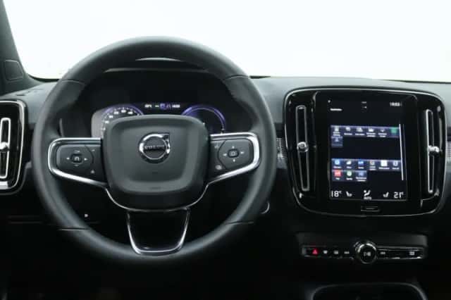 Volvo XC40 (2022) thumbnail 4