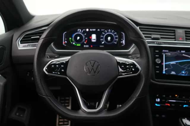 Volkswagen Tiguan (2022) thumbnail 3