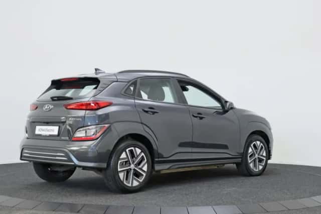Hyundai Kona (2022) thumbnail 2