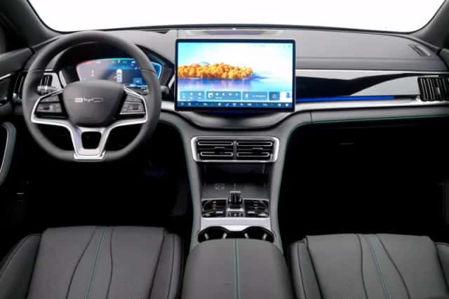 BYD Seal U (2025) thumbnail 3