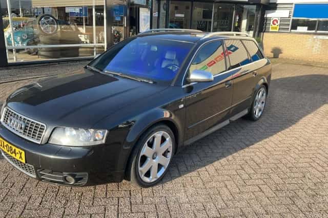 Audi A4 (2004) thumbnail 2