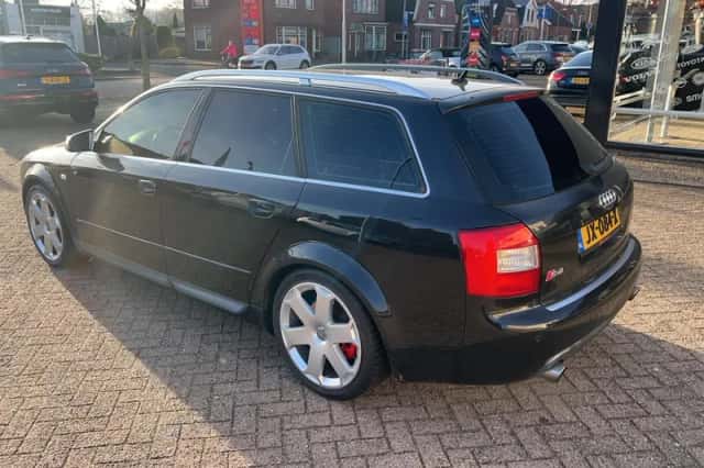 Audi A4 (2004) thumbnail 3