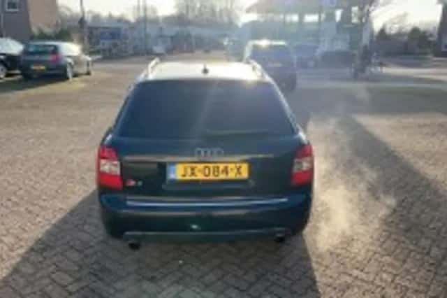 Audi A4 (2004) thumbnail 4