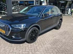 Audi Q3 (2022) thumbnail 2