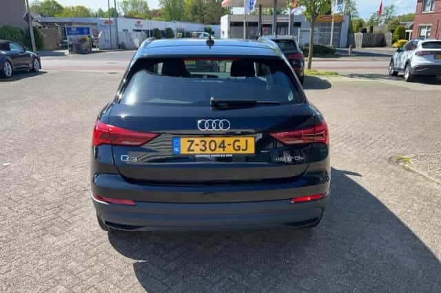 Audi Q3 (2022) thumbnail 5