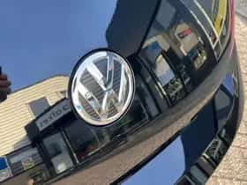 Volkswagen Beetle (2016) thumbnail 66