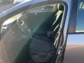 Volkswagen Golf (2010) thumbnail 7